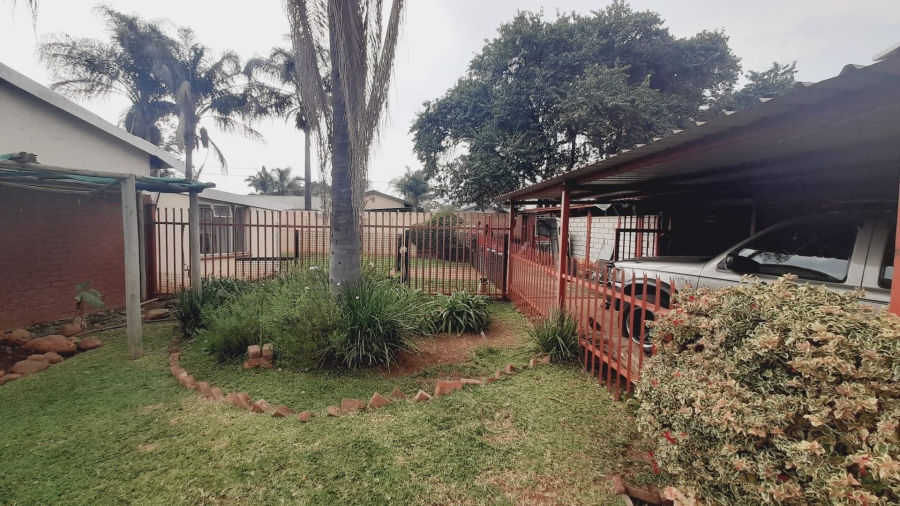 3 Bedroom Property for Sale in Mooinooi North West